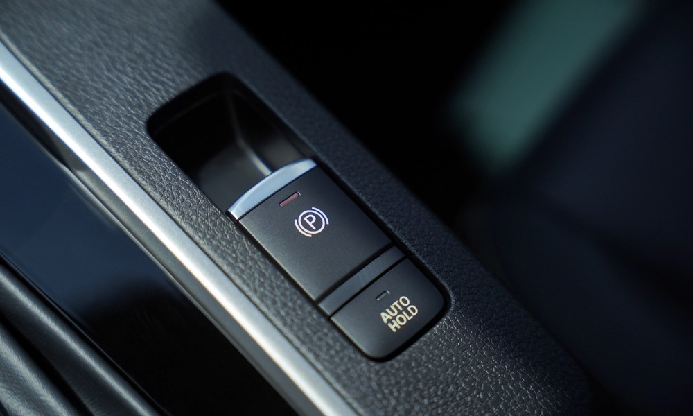 Phanh tay điện tử kèm Auto Hold trên Mitsubishi New Xforce